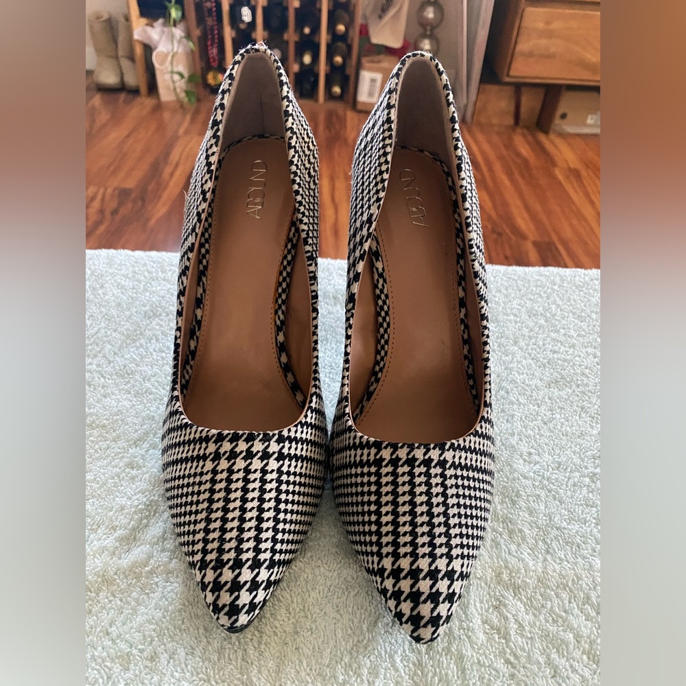NWT Abound white and black plaid heels 👠 without original box.